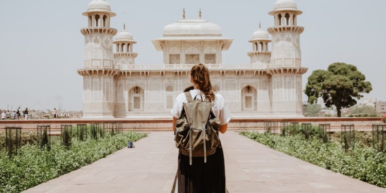 12 Tips For The First-Time Solo Traveler