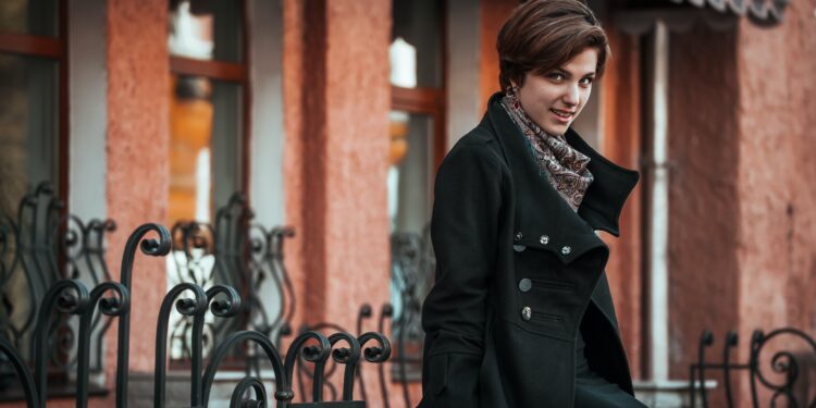 This Is What Fashion-Loving Grown Women Wear In Their 20s