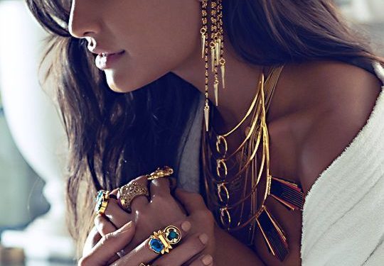 10 Must-Have Fashion Accessories for Girls: Elevate Your Style Game Today!