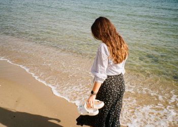 Comfort Meets Chic: Discover the Perfect Balance with Official-Crocs