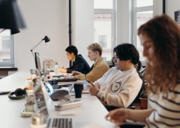 Protect Your Privacy with ExpressVPN: A Guide to Safe Internet Browsing